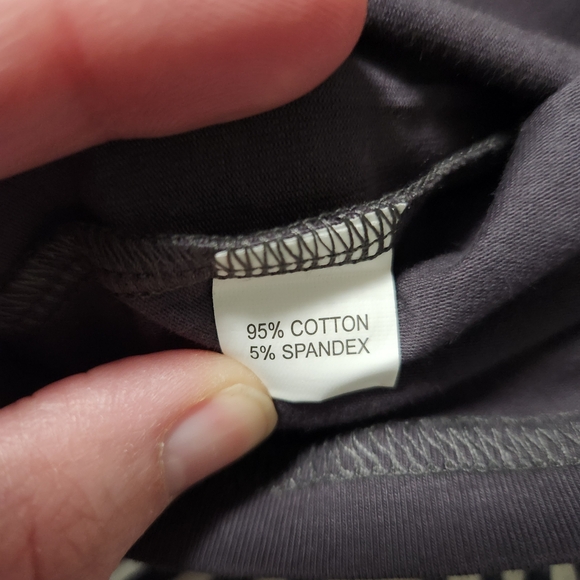 I'm A Mommy Crop Top - Picture 4 of 5